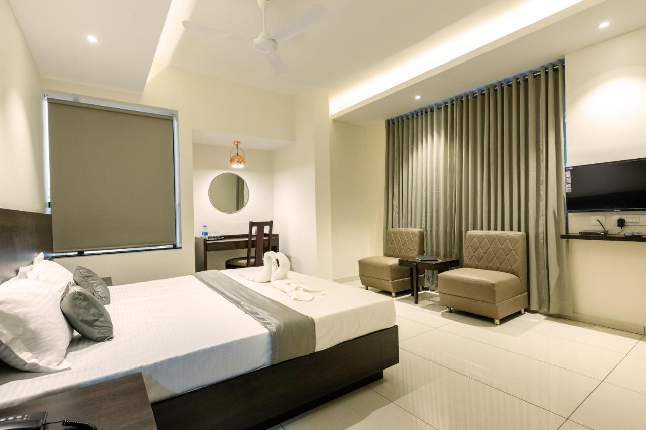 Hotel Paramount Suites & Service Apartments Mangalore Exterior foto